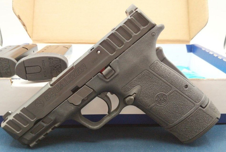 Smith & Wesson Equalizer Range Kit Deal